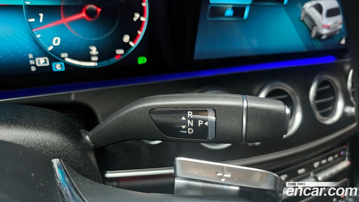 Mercedes-Benz E-Class 2022