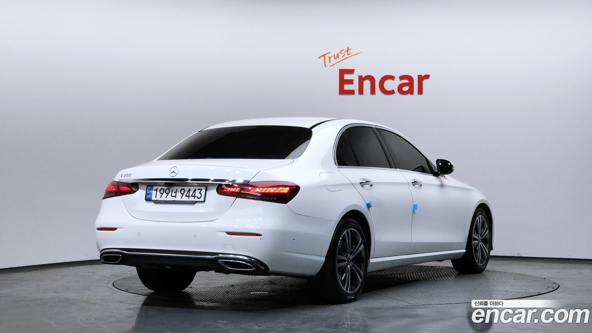 Mercedes-Benz E-Class 2021