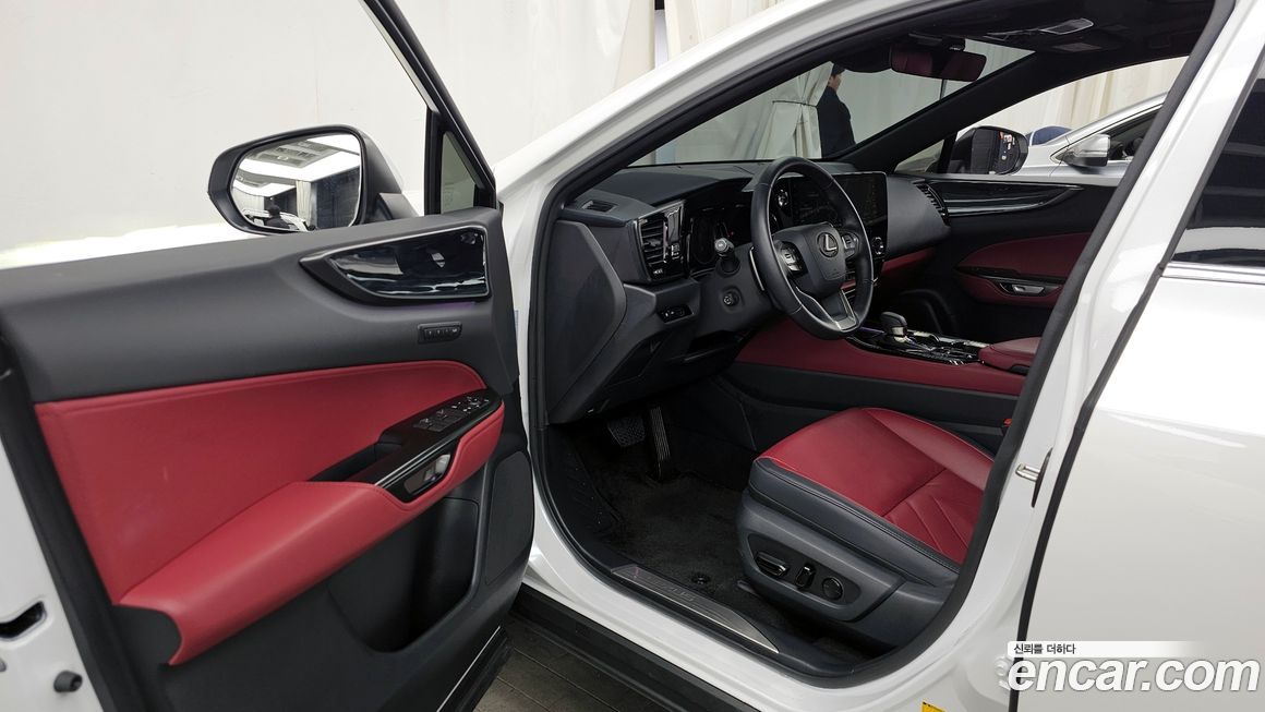 Lexus NX 2025
