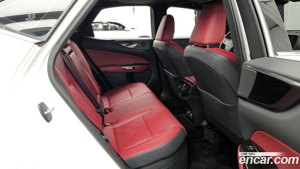 Lexus NX 2025