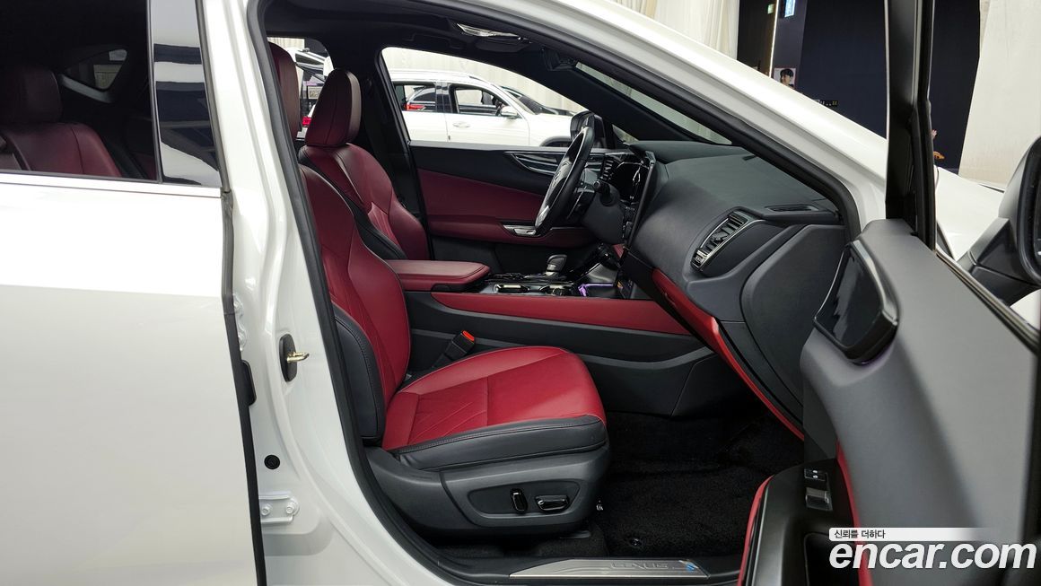 Lexus NX 2025