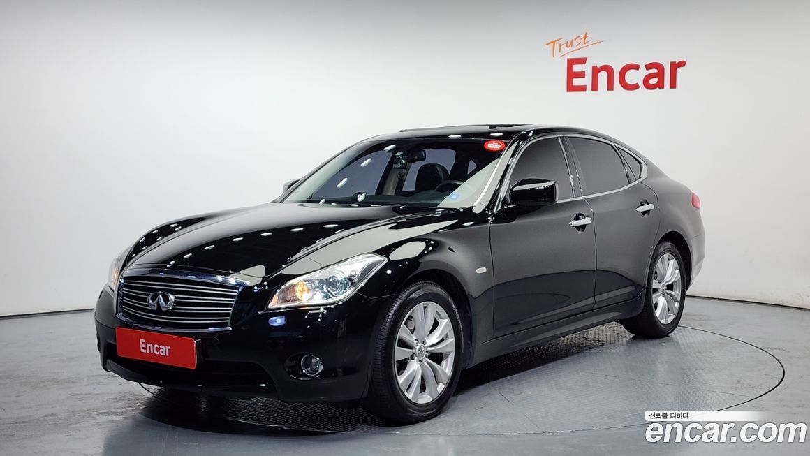Infiniti M 2011