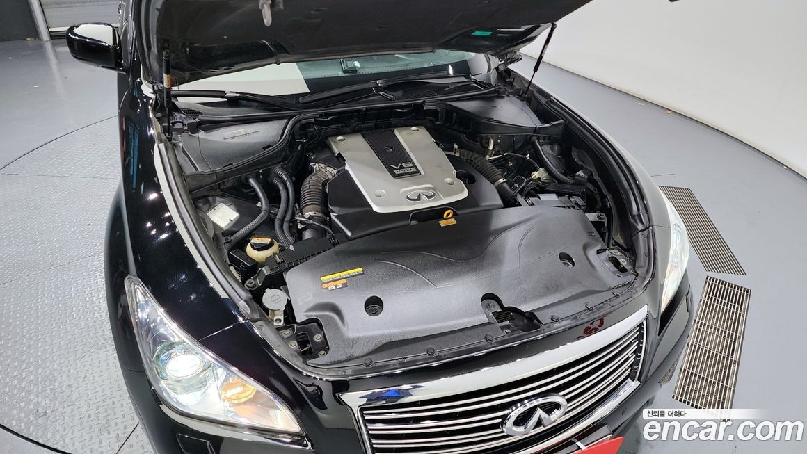 Infiniti M 2011