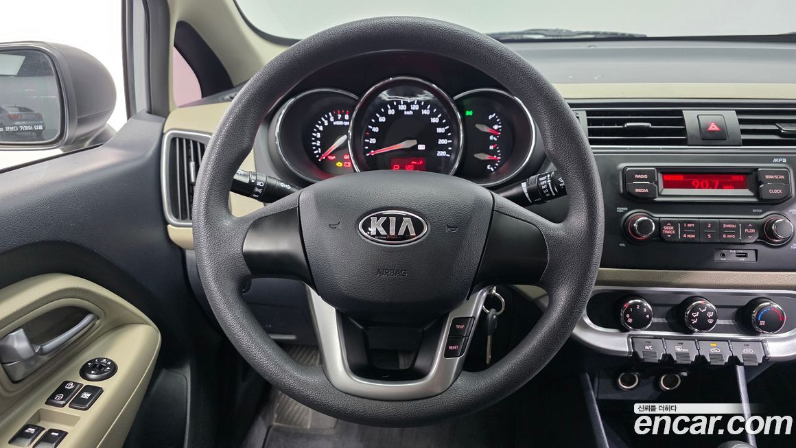 Kia pride 2015