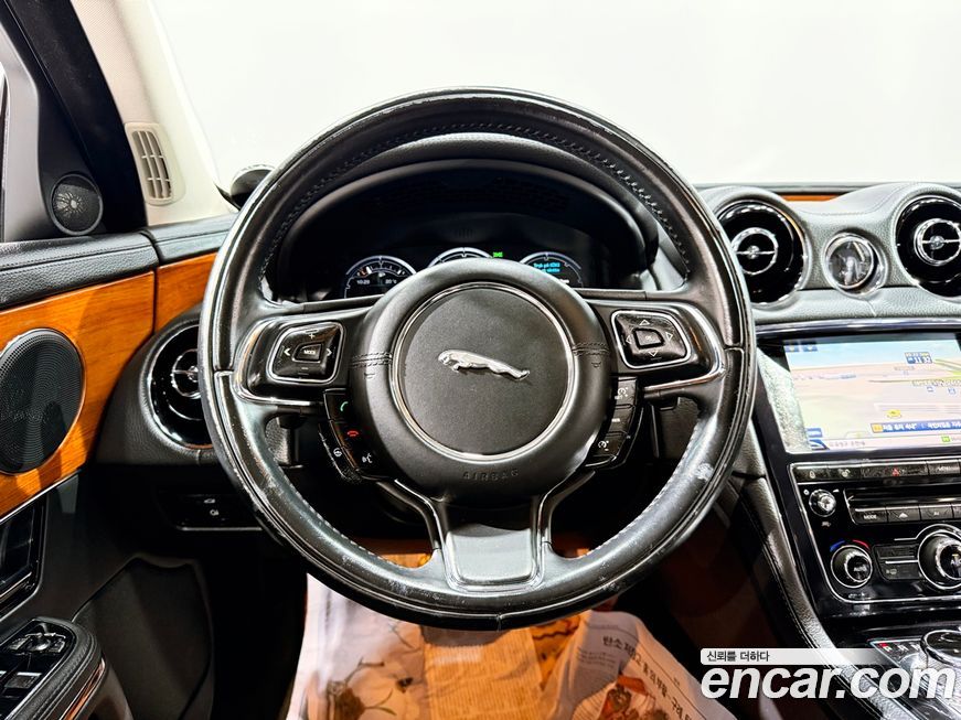 Jaguar XJ 2013