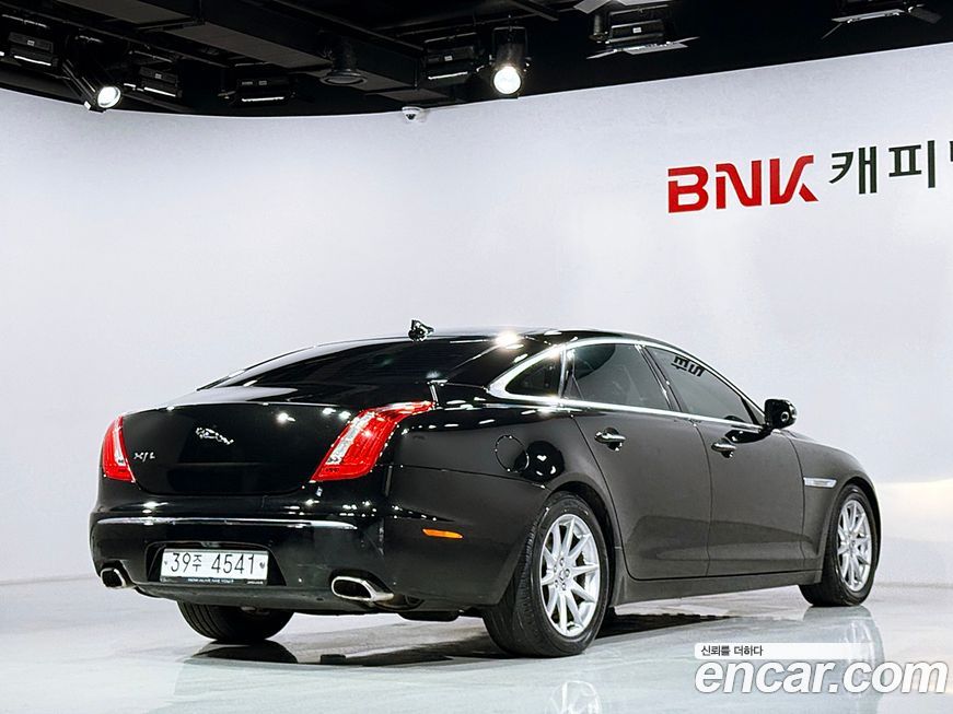 Jaguar XJ 2013