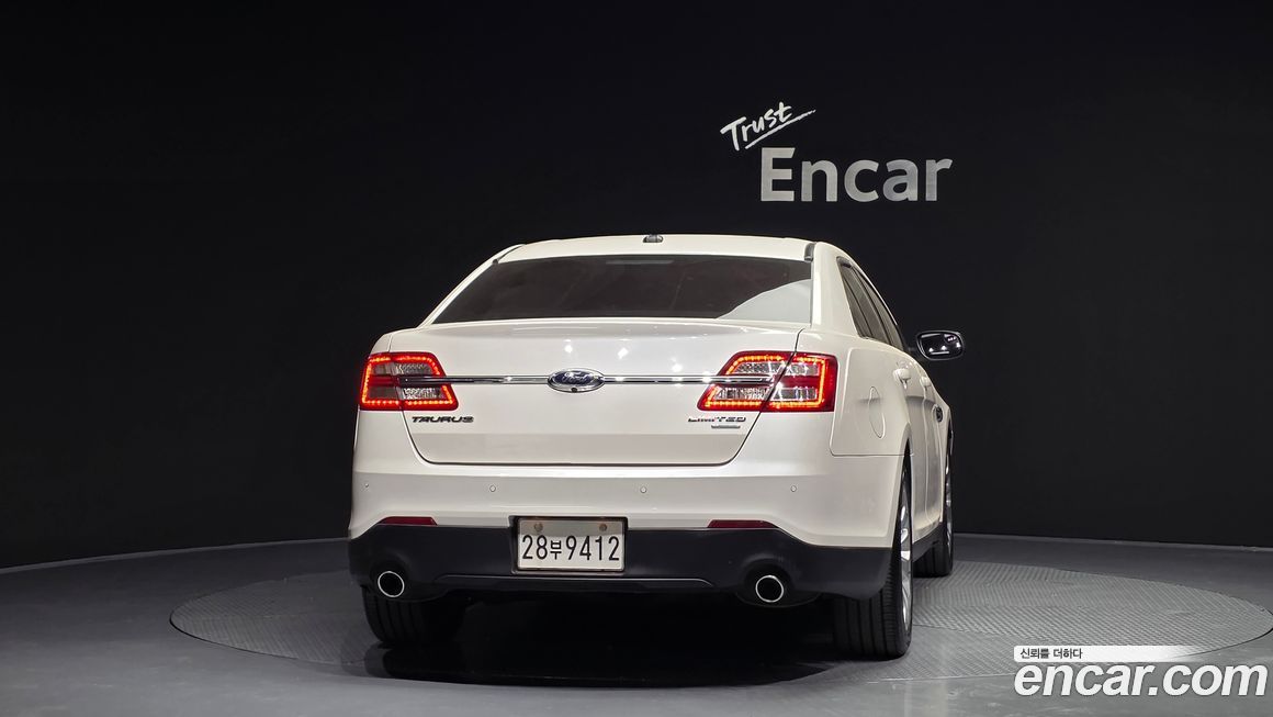 Ford Taurus 2017