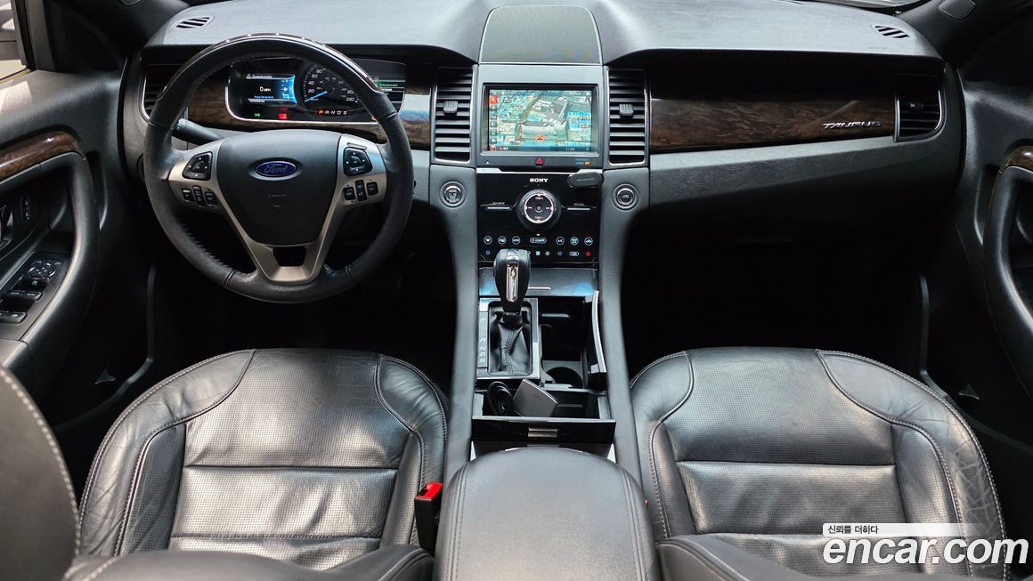 Ford Taurus 2017