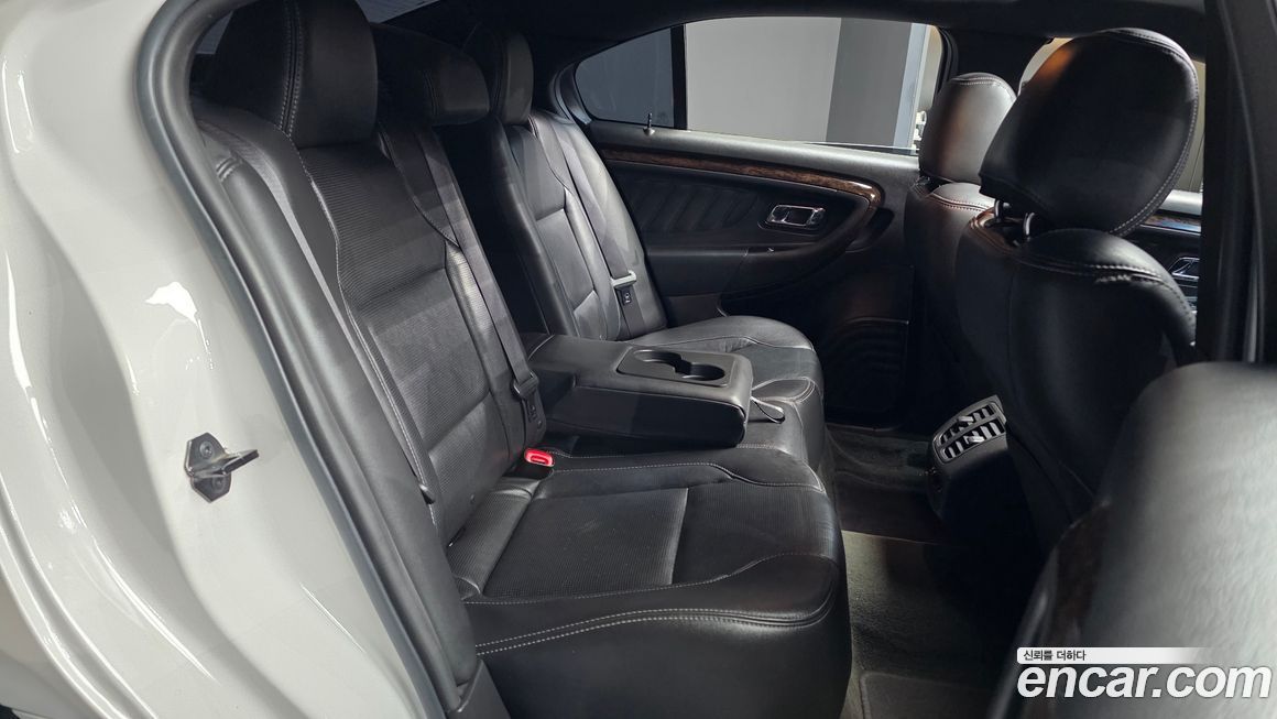 Ford Taurus 2017