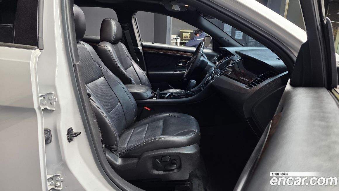 Ford Taurus 2017