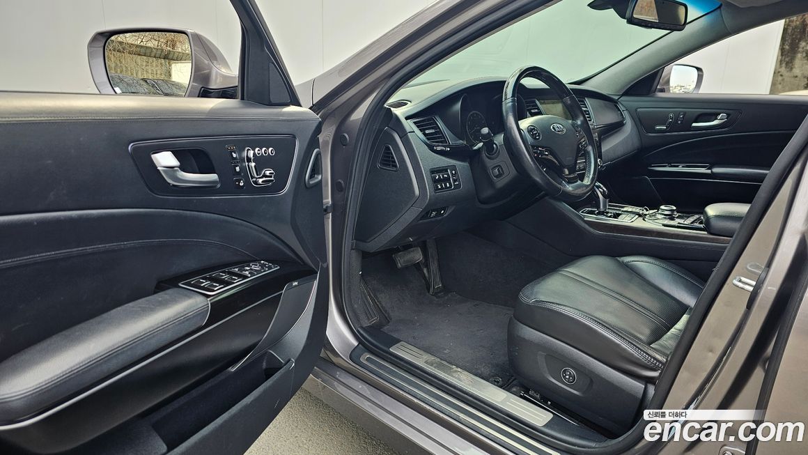 Kia K9 2013