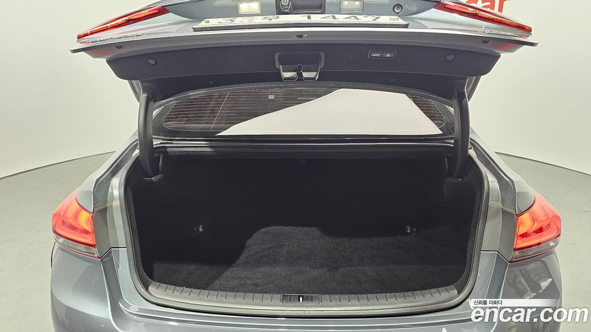 Hyundai Genesis 2016