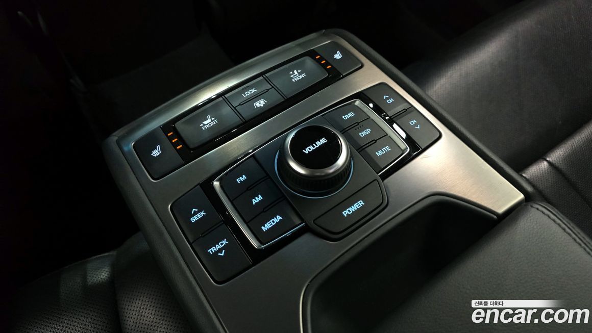 Hyundai Genesis 2016