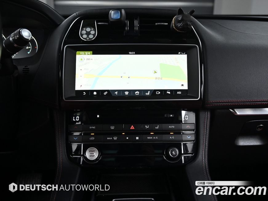 Jaguar F-PACE 2017