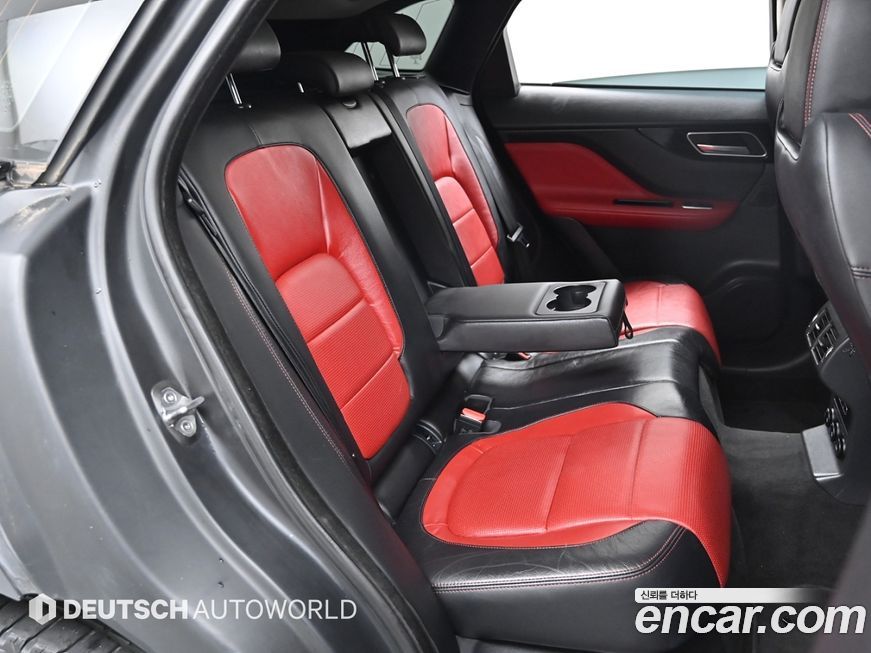 Jaguar F-PACE 2017