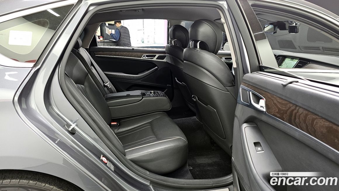 Hyundai Genesis 2015