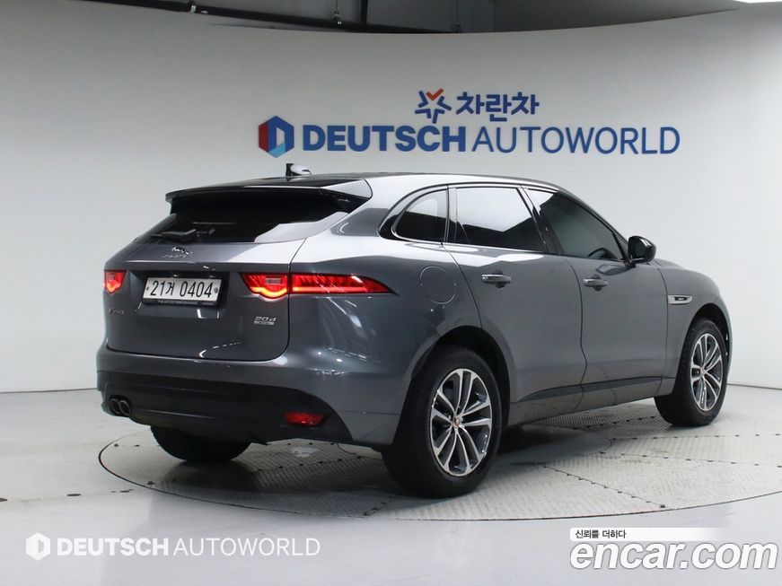 Jaguar F-PACE 2017
