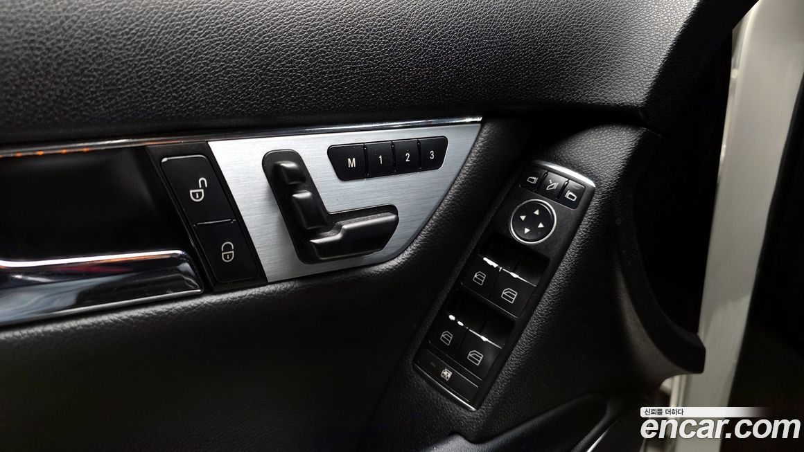 Mercedes-Benz C-Class 2011