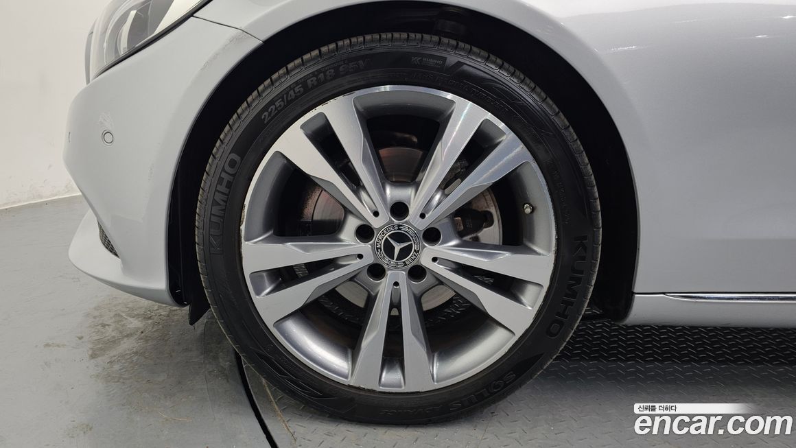 Mercedes-Benz C-Class 2018