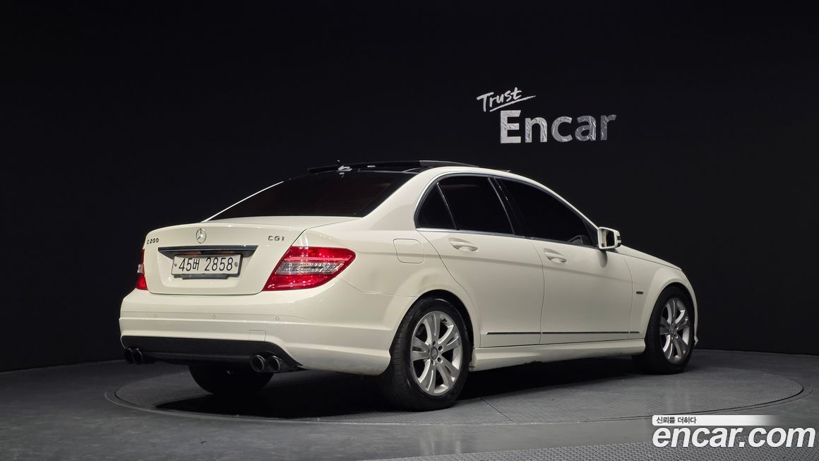 Mercedes-Benz C-Class 2011