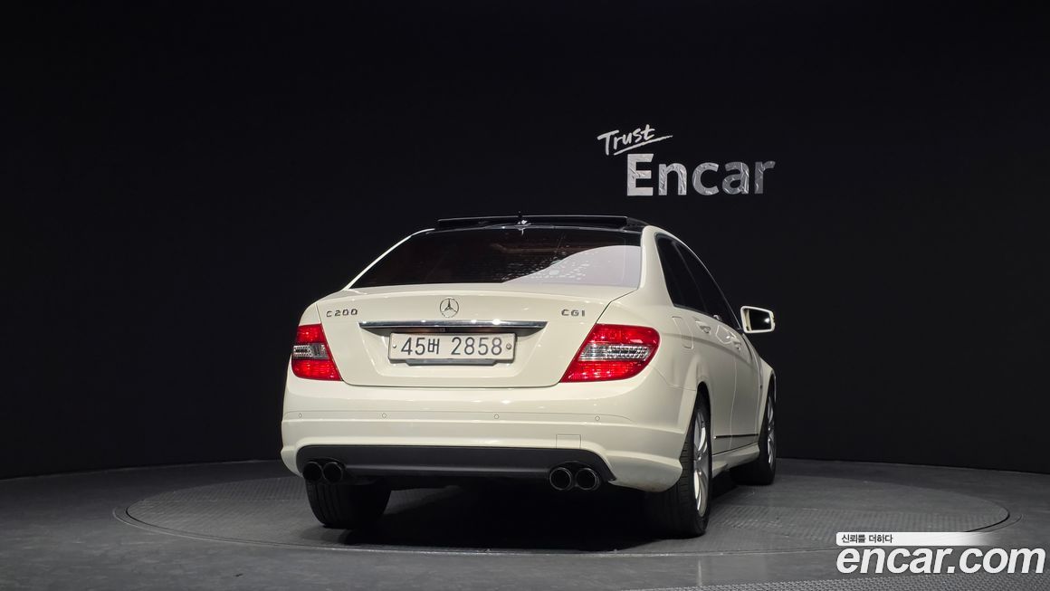 Mercedes-Benz C-Class 2011