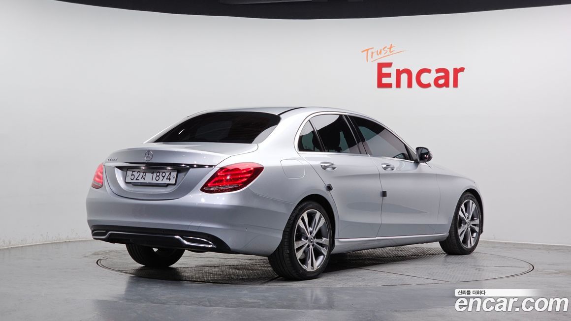 Mercedes-Benz C-Class 2018