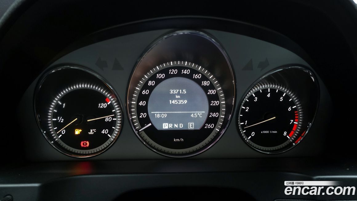 Mercedes-Benz C-Class 2011