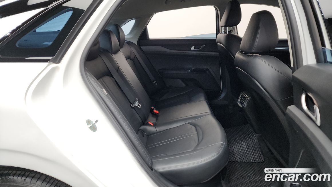 Kia K5 2023