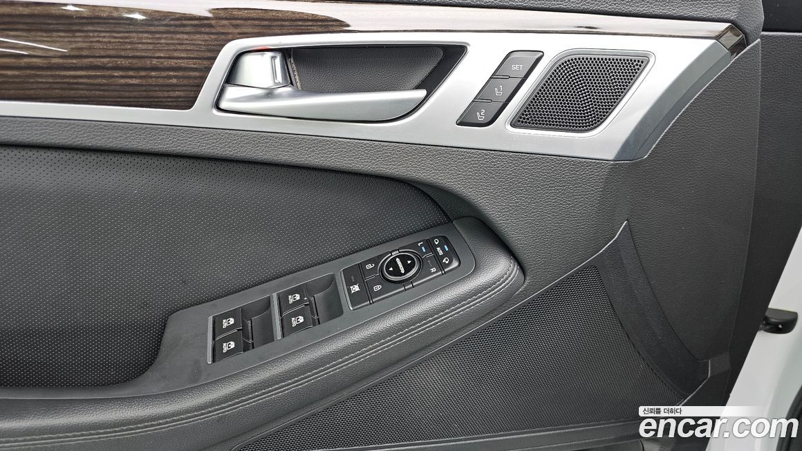 Genesis G80 2017