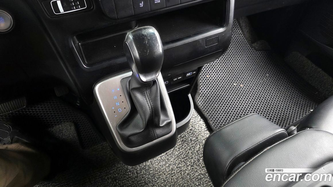 Hyundai Staria 2022
