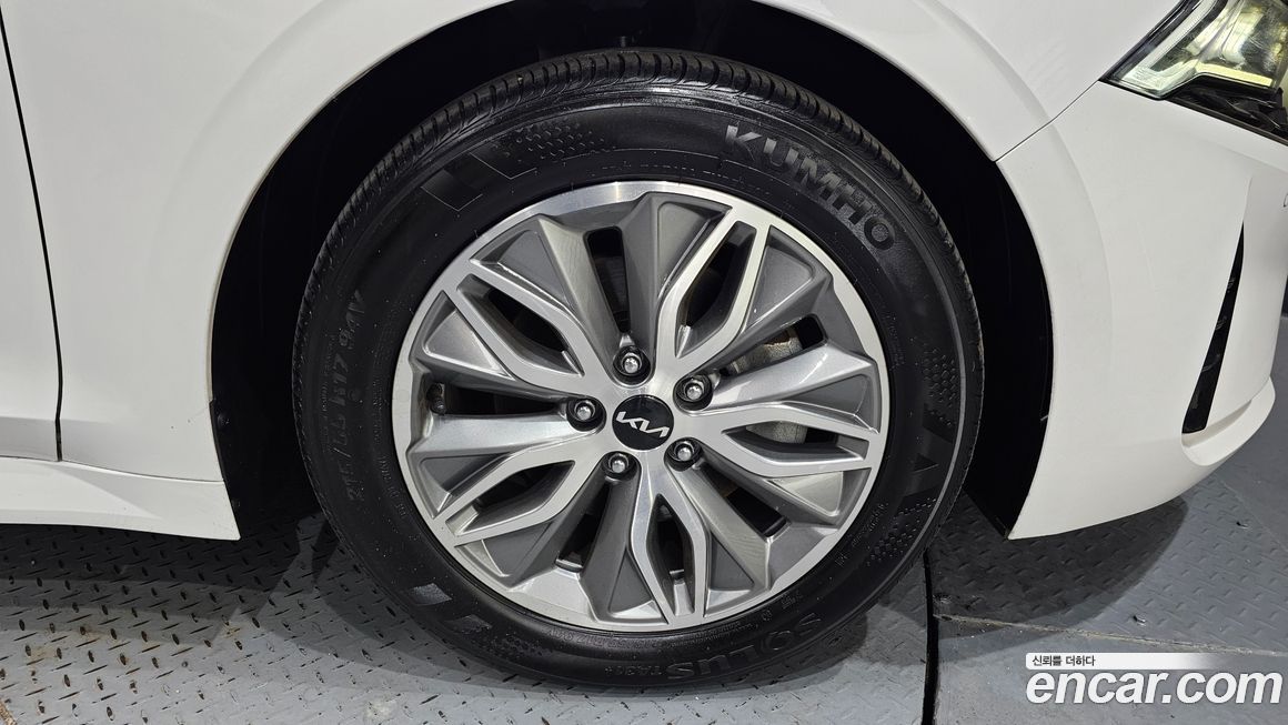 Kia K5 2023