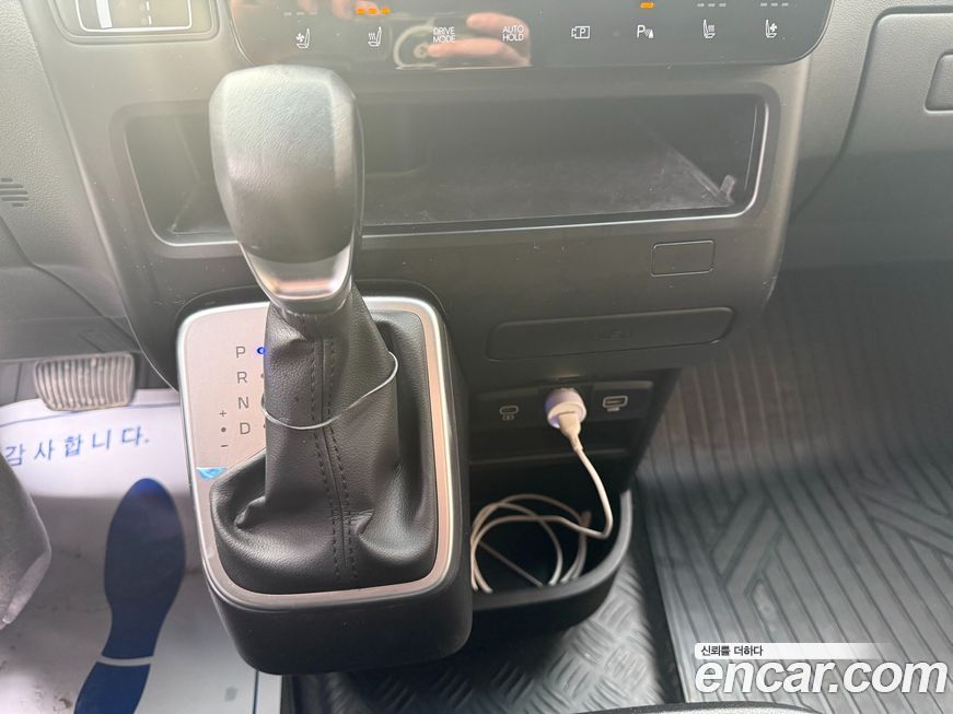 Hyundai Staria 2025