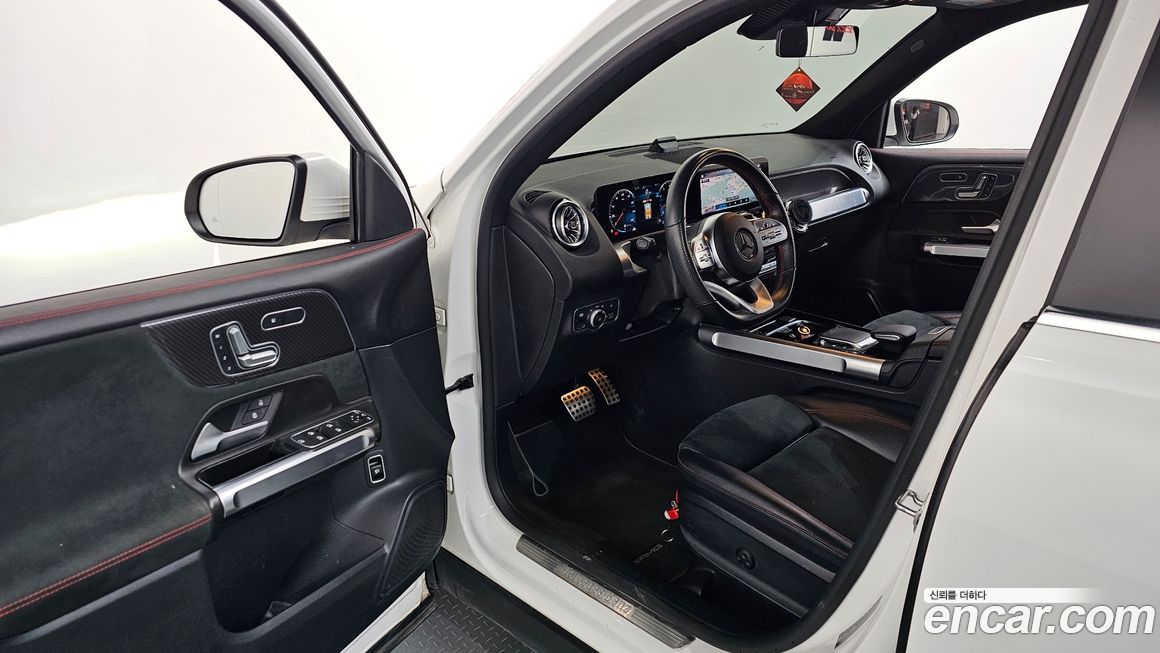 Mercedes-Benz GLB-Class 2021