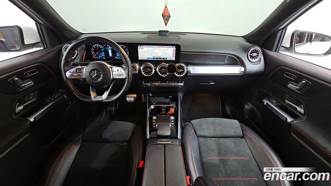 Mercedes-Benz GLB-Class 2021