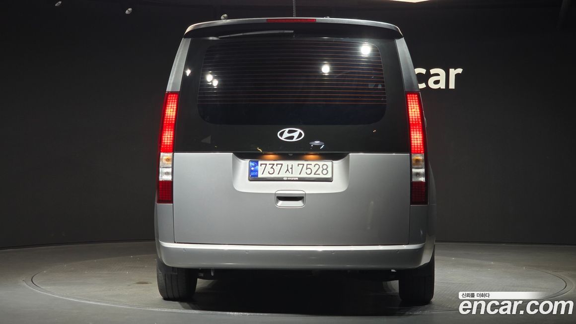 Hyundai Staria 2025