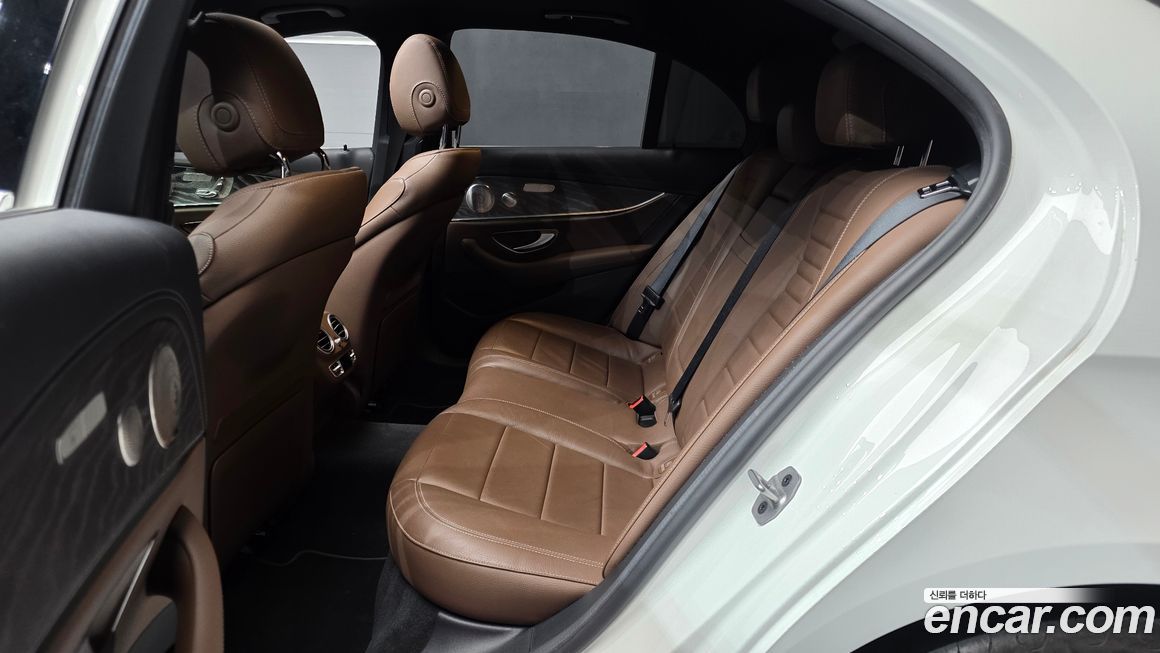Mercedes-Benz E-Class 2022