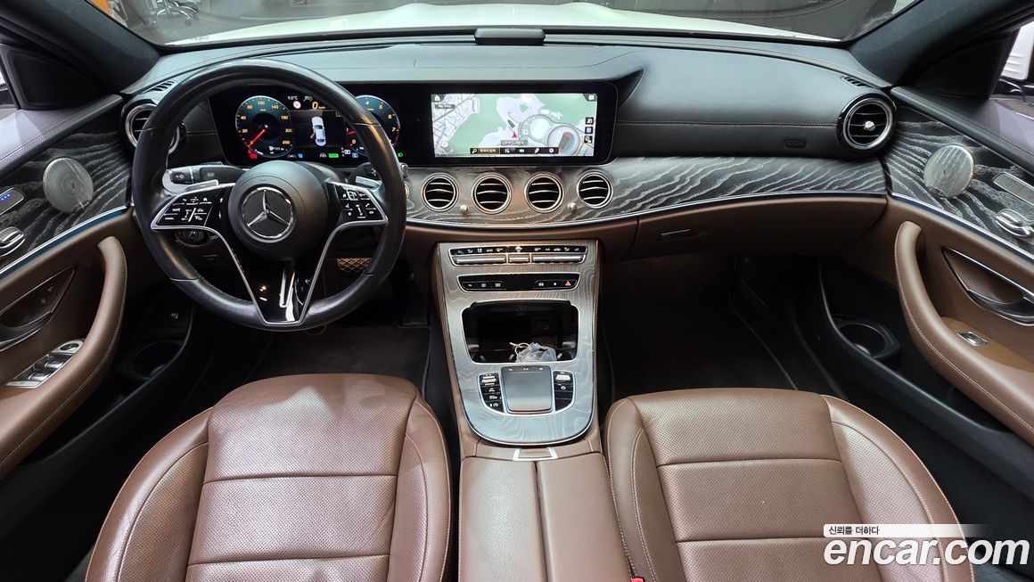 Mercedes-Benz E-Class 2022
