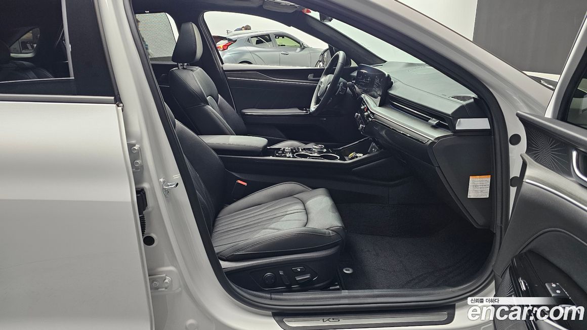 Kia K5 2025