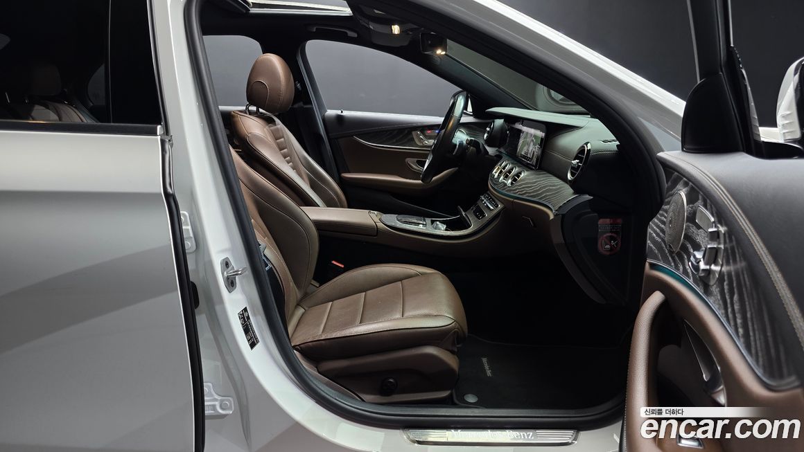 Mercedes-Benz E-Class 2022