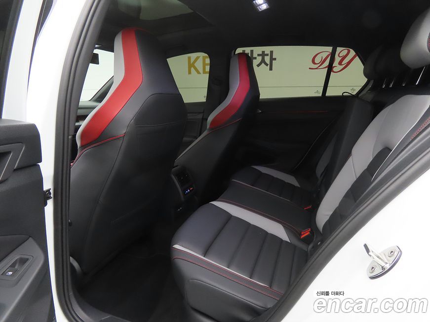 Volkswagen Golf 2024