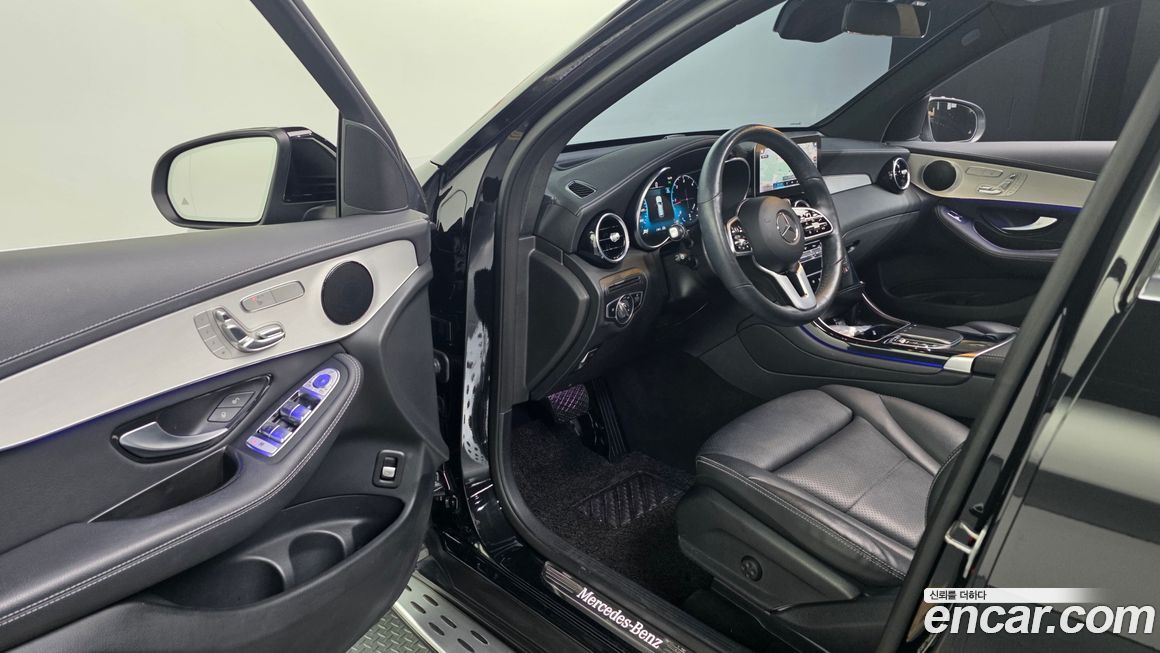 Mercedes-Benz GLC-Class 2021