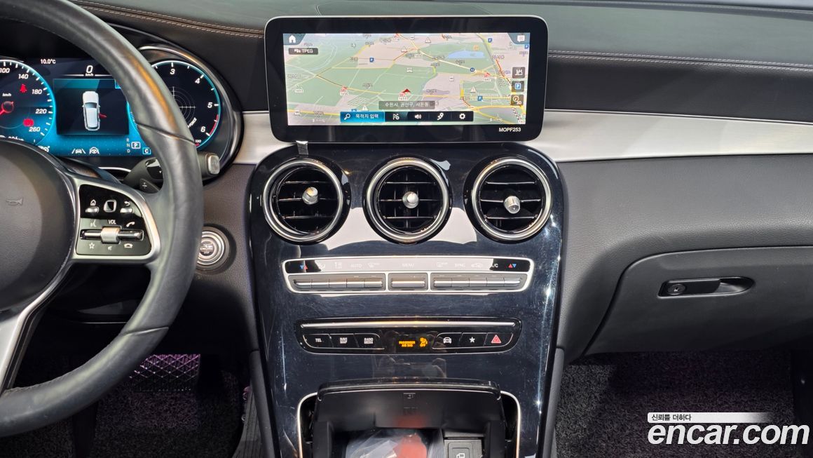 Mercedes-Benz GLC-Class 2021