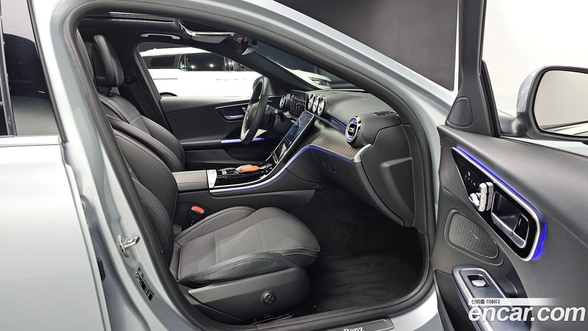 Mercedes-Benz C-Class 2023