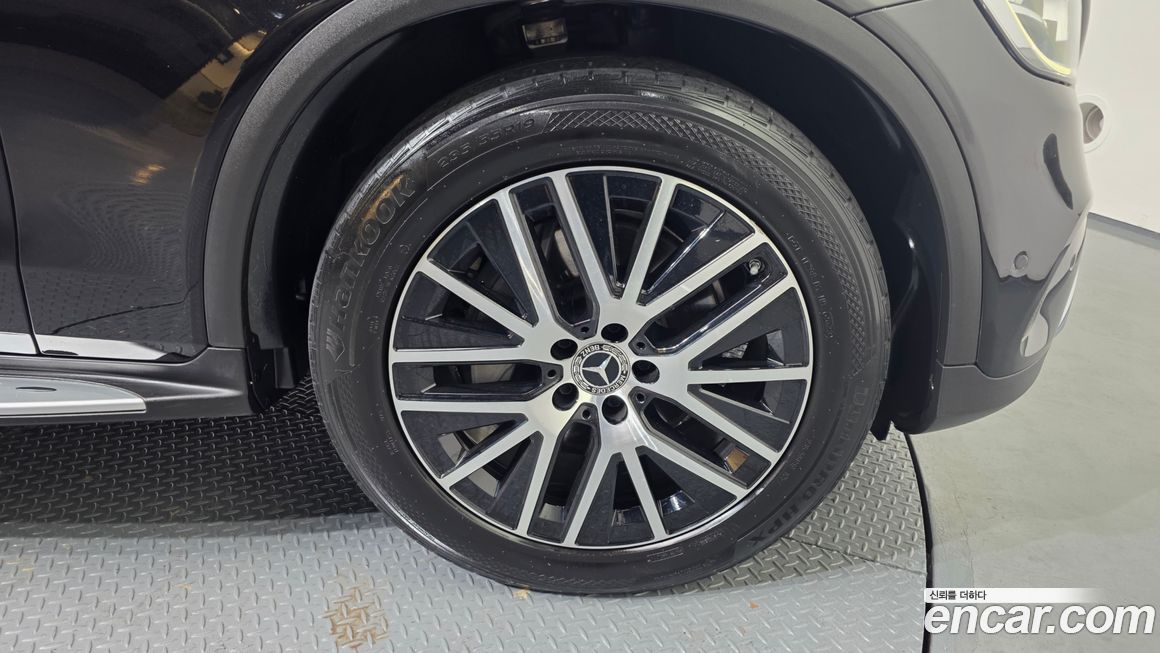 Mercedes-Benz GLC-Class 2021