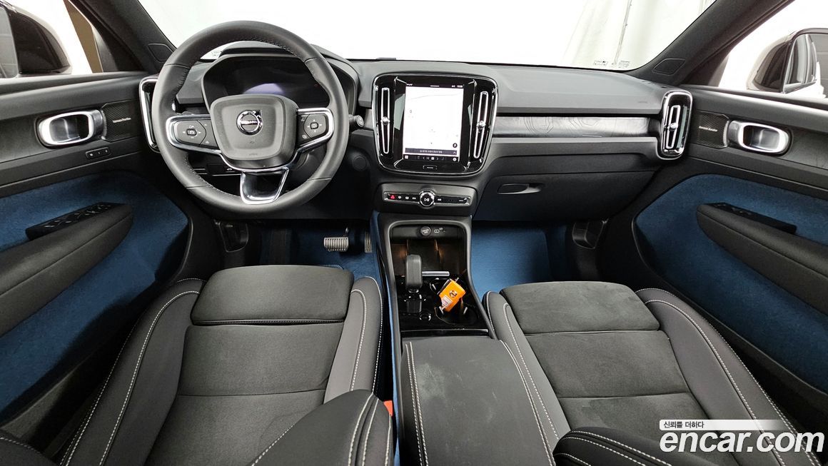 Volvo XC40 2024