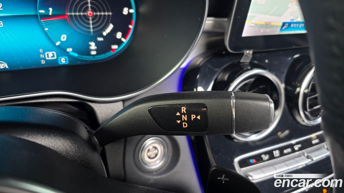 Mercedes-Benz GLC-Class 2021