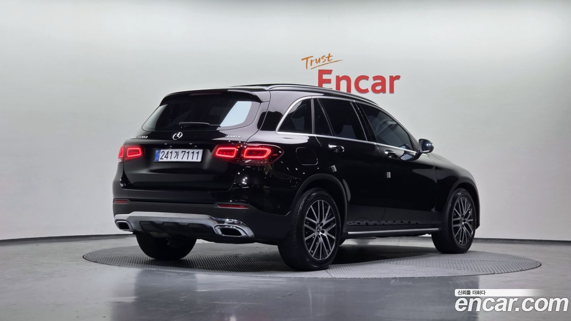 Mercedes-Benz GLC-Class 2021