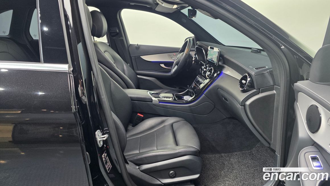 Mercedes-Benz GLC-Class 2021