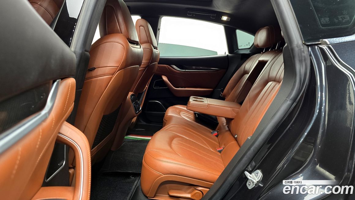 Maserati Levante 2021