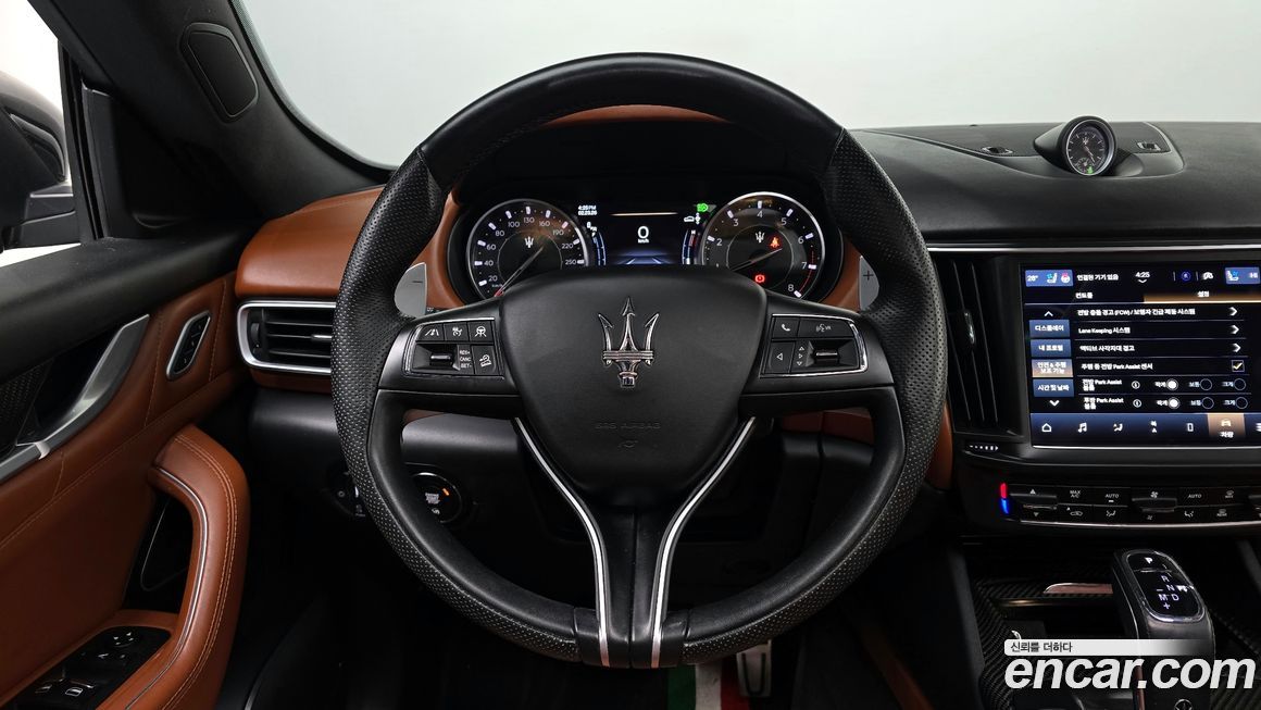 Maserati Levante 2021